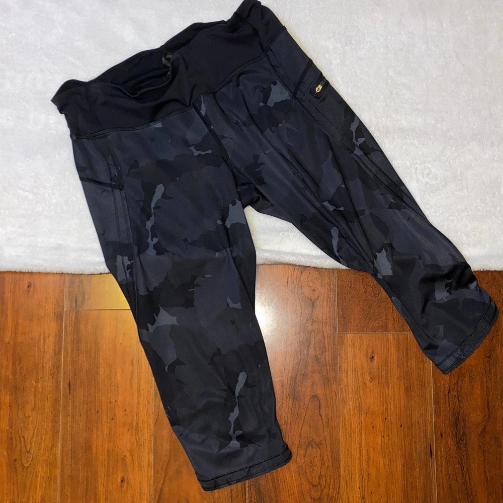 Women's Lululemon Grey and Black Leggings size 10